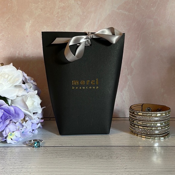 12 Pcs Paper Bags ( Merci Beaucoup ) Gift Bag, Packaging Box with Gray Ribbon - Picture 1 of 11